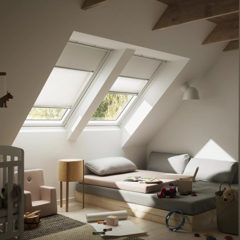 Duo blackout roller blind